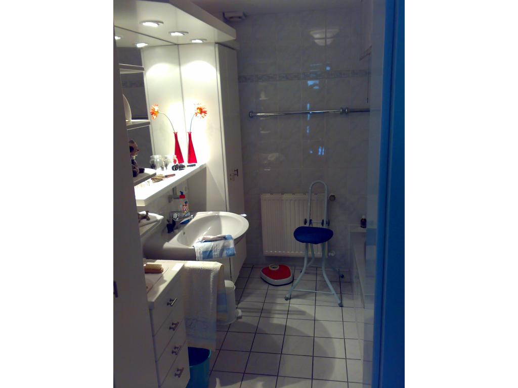 Zweifamilienhaus: Badezimmer EG