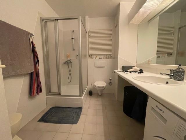 2 Zimmer Wohnung: Badezimmer